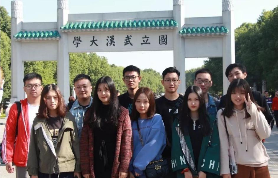 学生在武汉大学读书4年，毕业时却尴尬了，学校：从未录取过你 ...